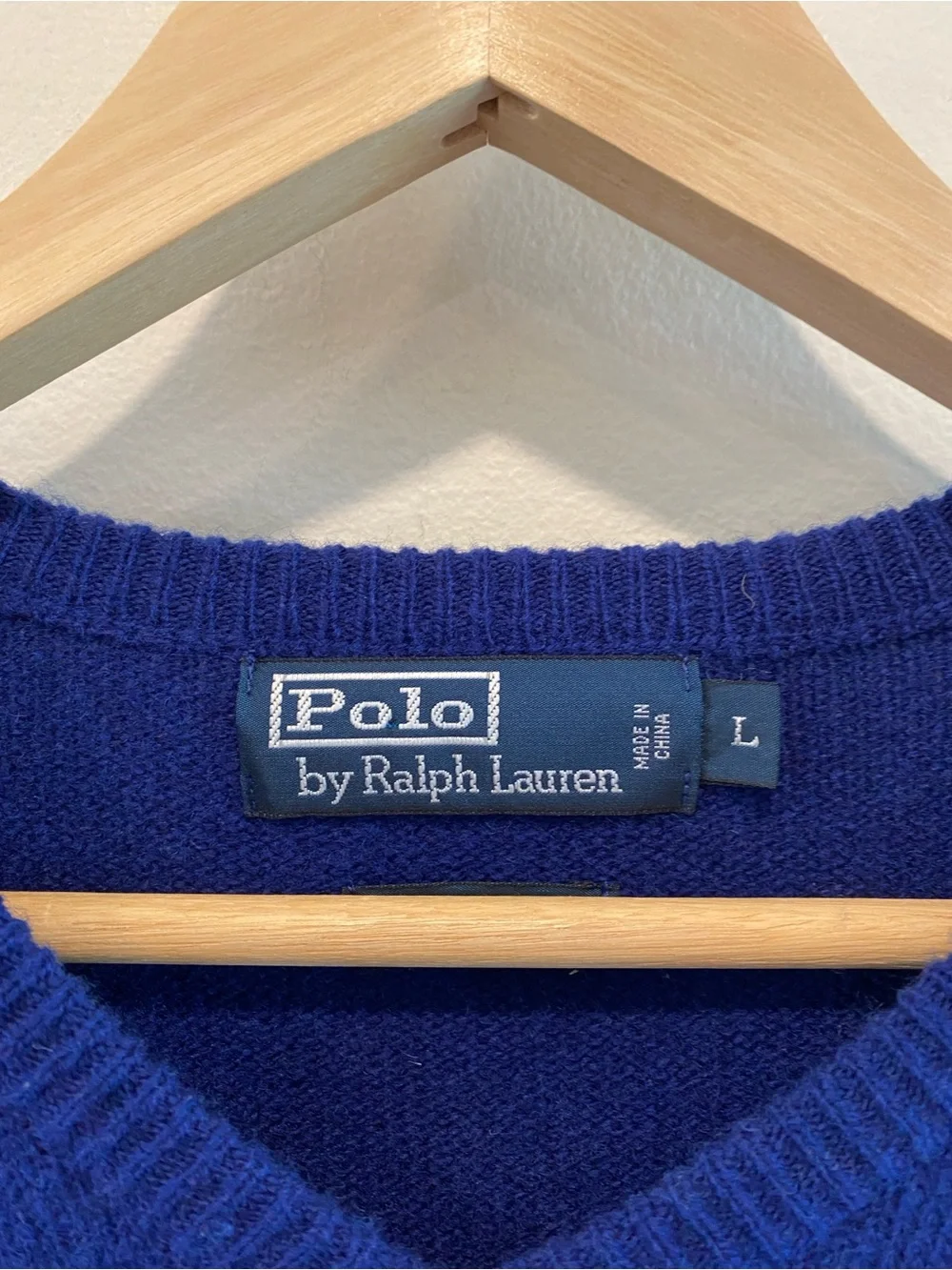 Vintage Polo Ralph Lauren Mens V Neck Sweater size large 100% lambswool preppy